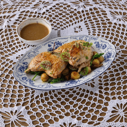 Цыпленок с картофелем и лесными грибами