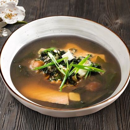 Мису суп с лососем