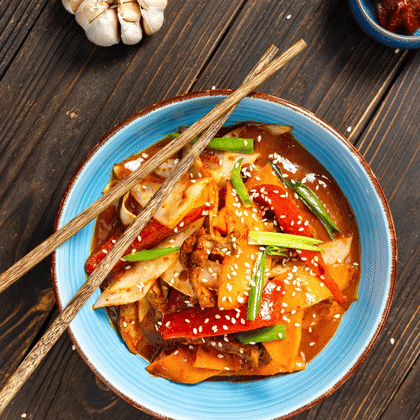 Чеюк поккым с курицей/Cheyuk pokkim with chicken