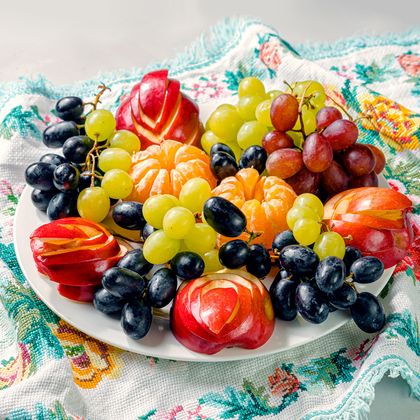 Сезонная фруктовая тарелка