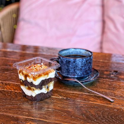 Трайфл Сникерс