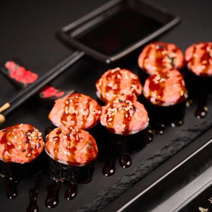 Ролл "Hot Chicken" запеченный | халяль