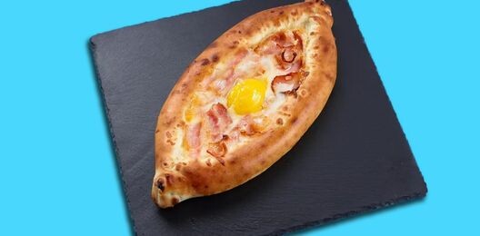 Хачапури по-Аджарски c беконом