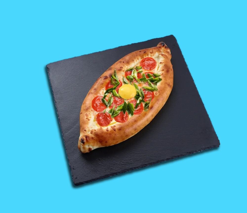 Хачапури по-Аджарски c пепперони и зеленым луком