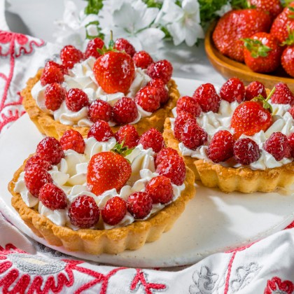 Тарт со свежей малиной