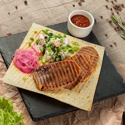 Шашлык из языка с соусом  сацибелли