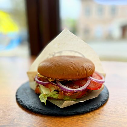 Бургер "Беконовый раут"