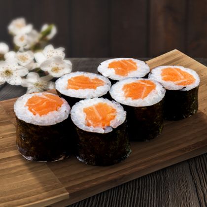 Маки с копченым лососем