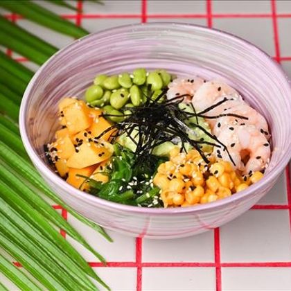 Поке боул с креветкой с соусом васаби