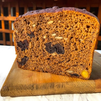 Хлеб бездрожжевой келарский с черносливом