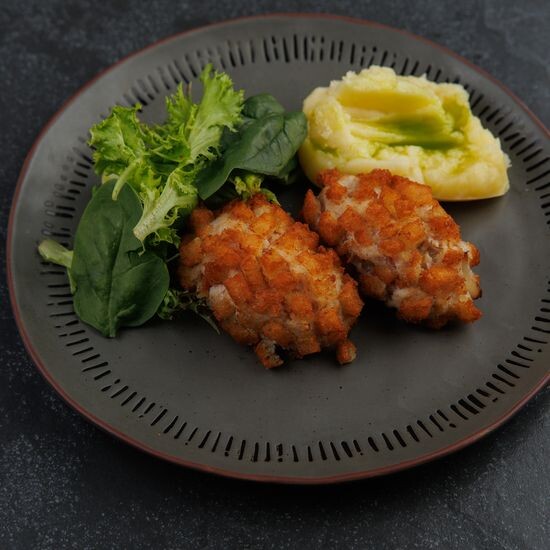 Котлеты по-пожарски с пюре