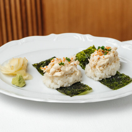 Хэнд-ролл с крабом