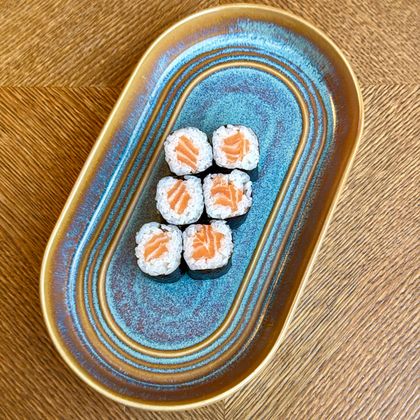 Маки с лососем