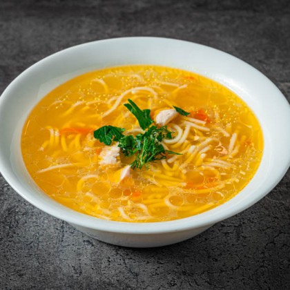 Суп куриный с домашней лапшой