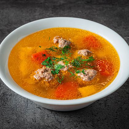⁠Суп с сочными мясными фрикадельками