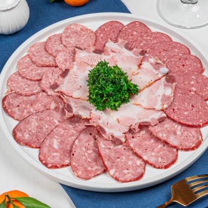 Нарезка ассорти монастырских колбас