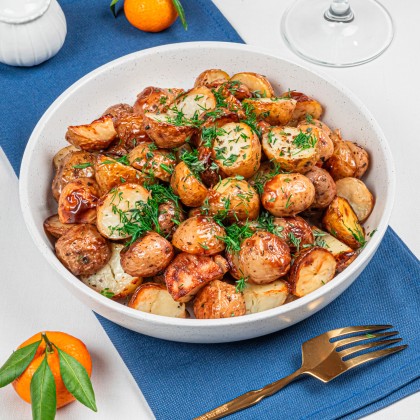 Бейби-картофель, запеченный с травами