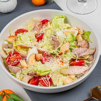 Салат «Цезарь с курицей»