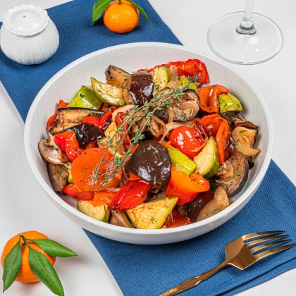 Овощное рагу, запеченное в пряностях