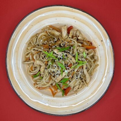 Вок с курицей в устричном