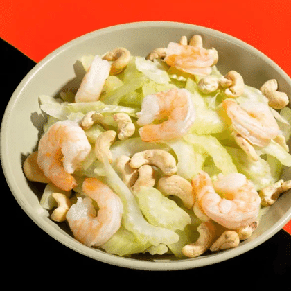 Салат сельдерей, креветки и кешью