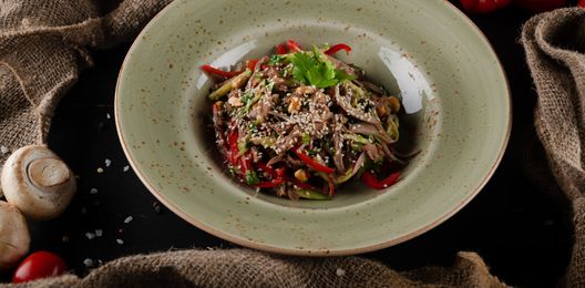 Салат с языком