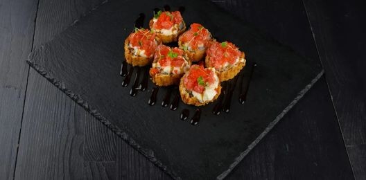 Ролл с креветкой и грейпфрутом