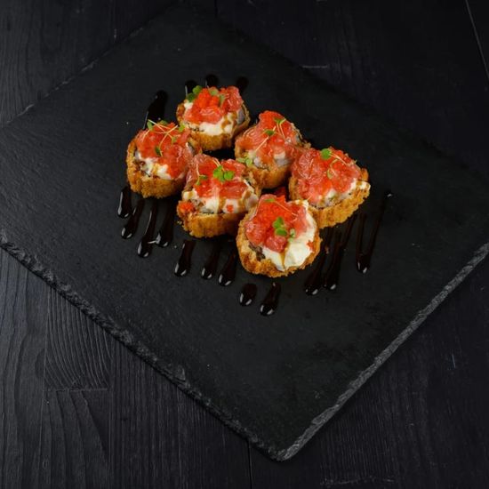 Ролл с креветкой и грейпфрутом