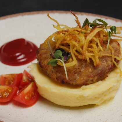 Куриная котлетка с картофельным пюре