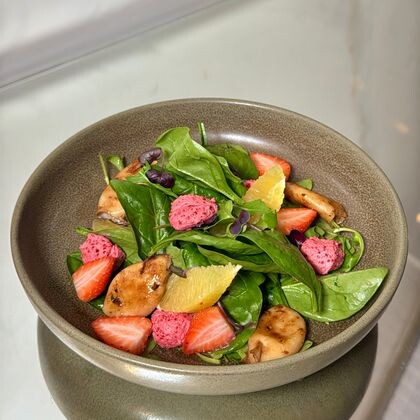 Салат с кальмаром в тайском стиле