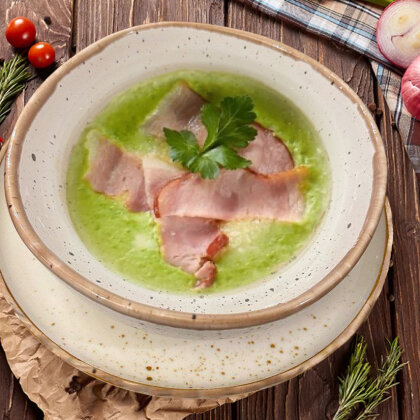 Суп-пюре из зеленого горошка с беконом