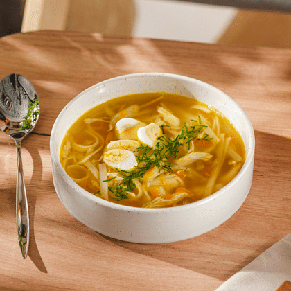 Суп-лапша с курицей и яйцом