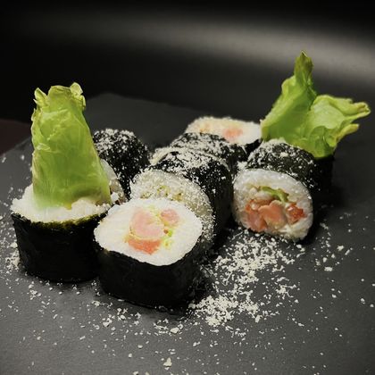 Ролл "Цезарь" с тигровой креветкой | халяль