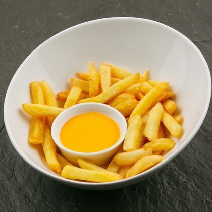 Картофель фри с соусом сырный чеддер