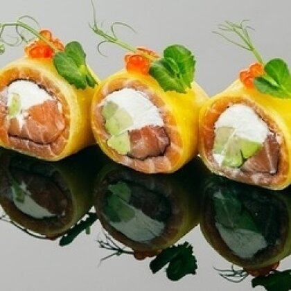 Ролл "Лосось в такуане"