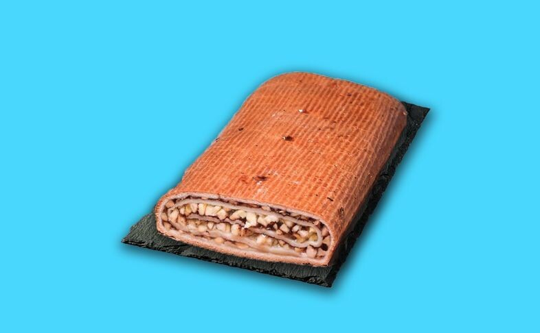 Рулет с яблоком и корицей