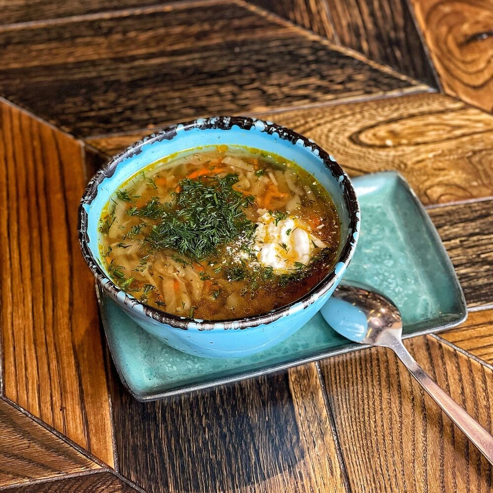 Щи со свининой и сметаной