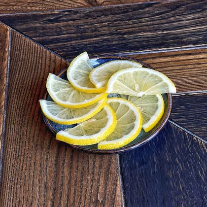 Лимон к чаю