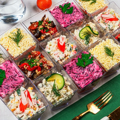 Ассорти порционных салатов на 15 персон "Традиции"