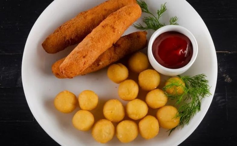 Корн-дог с картофельными шариками