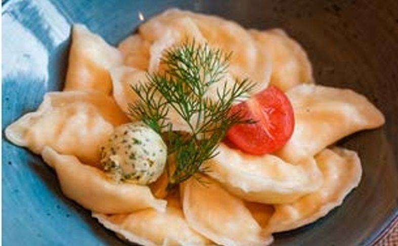 Вареники с адыгейским сыром и сметаной