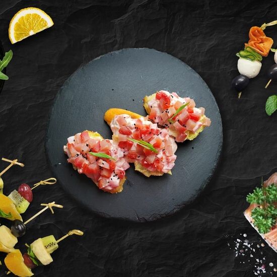 Брускетты с тунцом