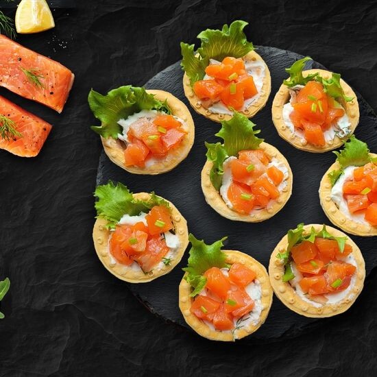 Тарталетки с лососем
