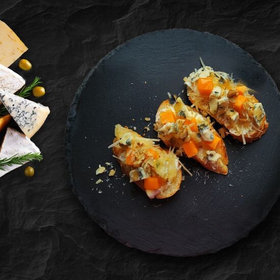 Брускетты 4 сыра