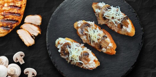 Брускетты с курицей