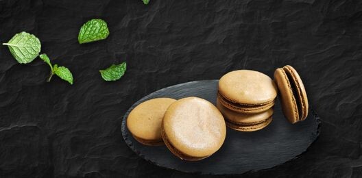 Макарун шоколадный