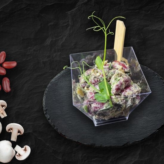Салат с фасолью, грибами и грецким орехом