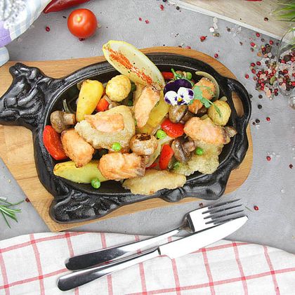 Рыбное ассорти с грибами и картофелем