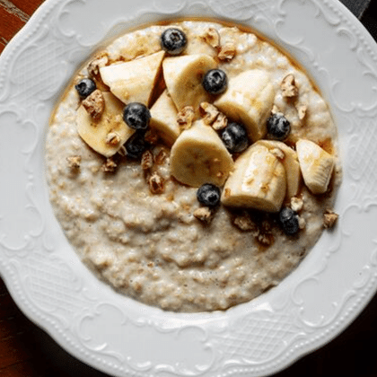 Овсяная каша с бананом и кленовым сиропом