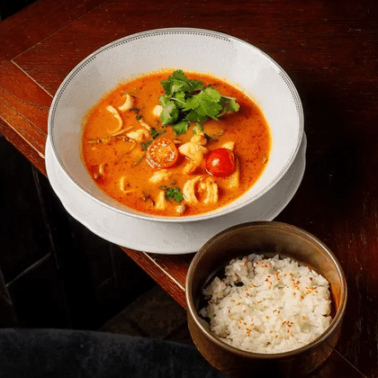 Том ям с морепродуктами